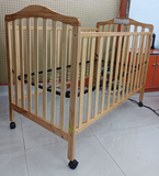 Wooden Baby Crib with Wheels