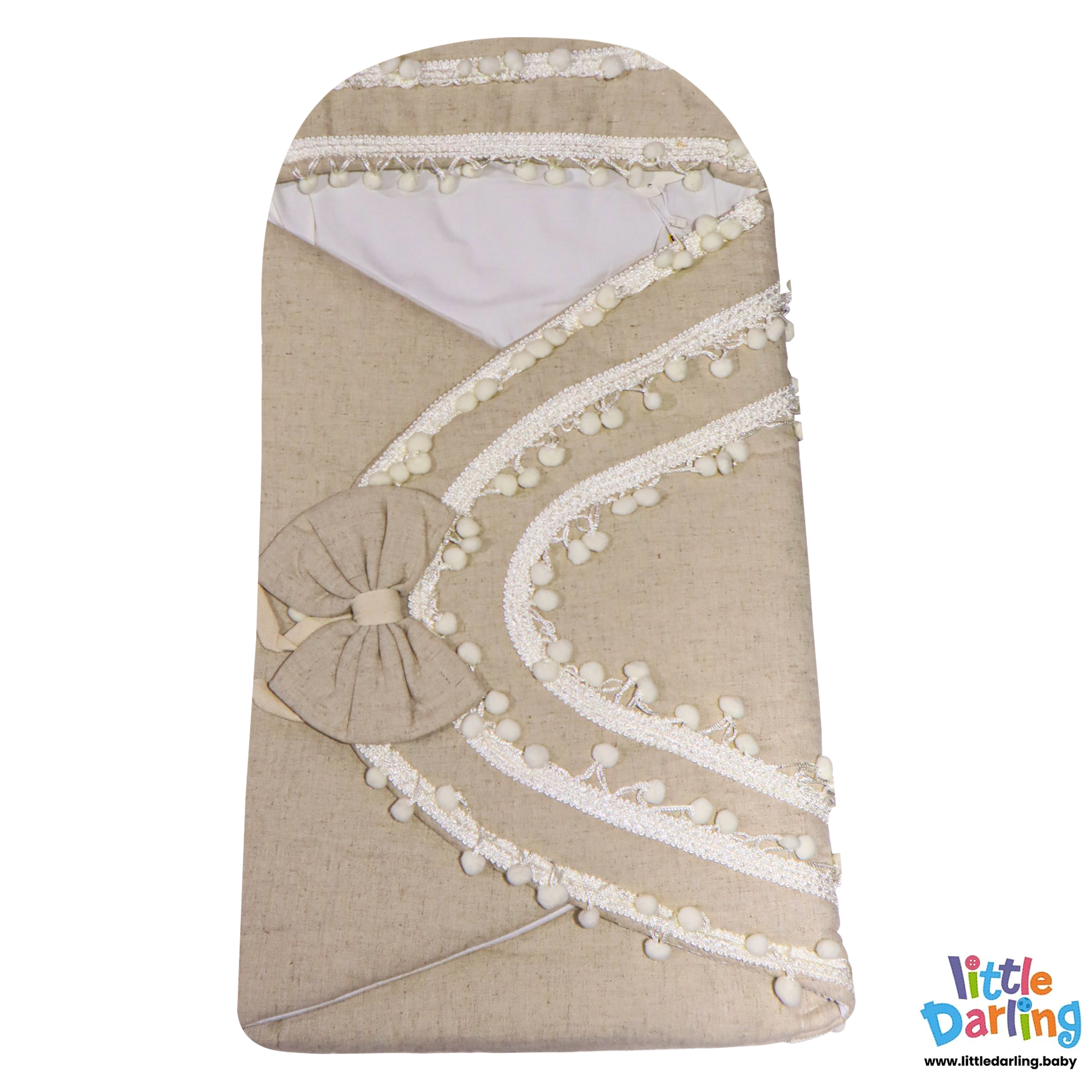 Baby Carry Nest with Decorative Pom-Pom and Lace Detailing